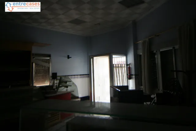 PLANTA BAJA ESQUINERA, ZONA CALLE CALVARIO, SE VENDE COMO LOCAL COMERCIAL O PLANTA BAJA. — 9