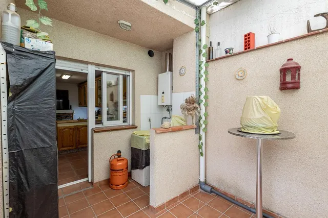 AMPLIA CASA DE 5 DORMITORIOS EN ALHENDÍN, GRANADA — 11