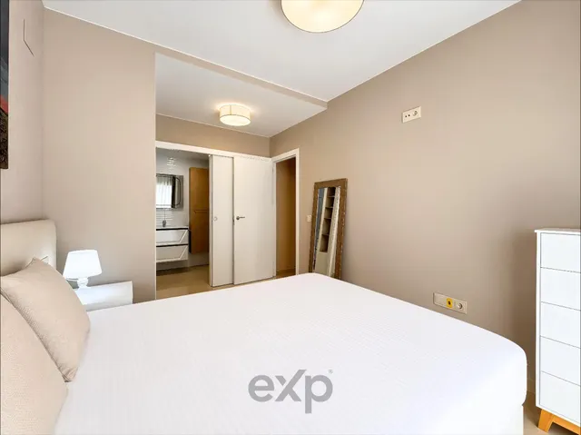 Piso en primera linea de playa de 2 habitaciones y 2 baños con terraza, piscina, garaje y trastero en Marina d’Or — 13