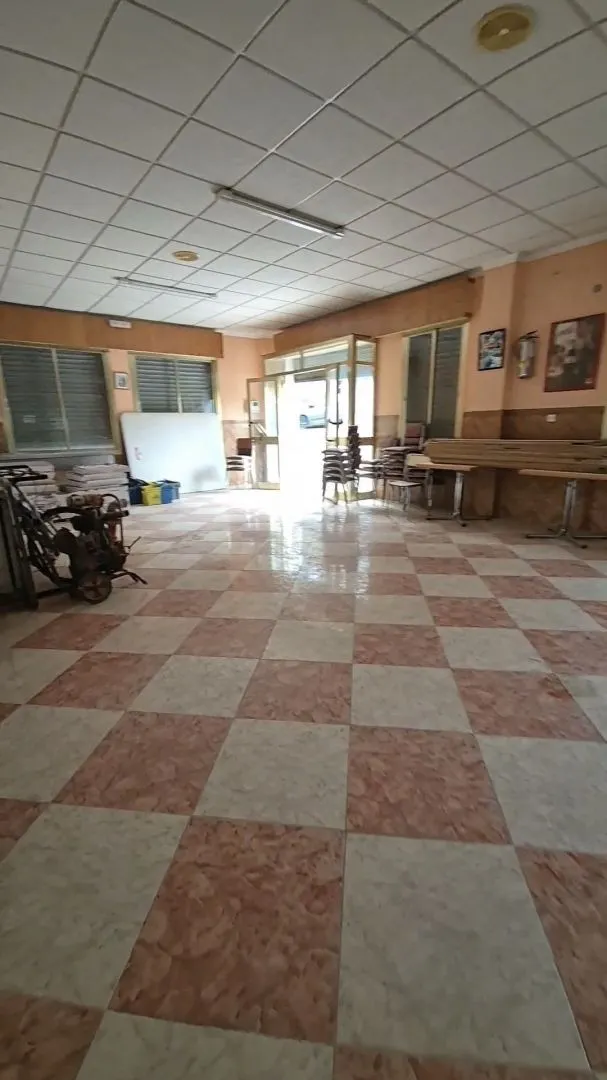 Local comercial 181m² en venta - South of spain — 13