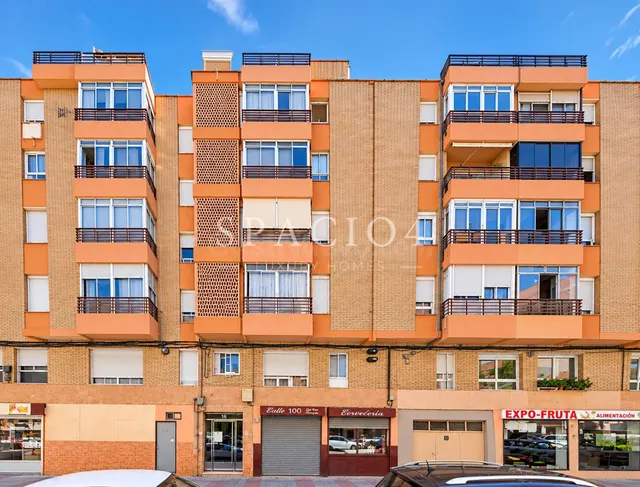 Piso en venta en Valladolid, 4 dormitorios y ascensor