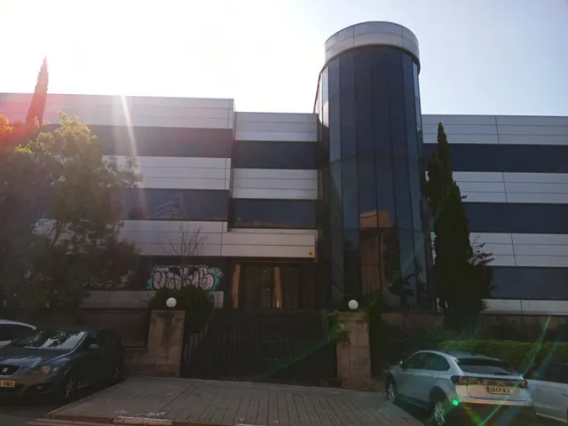 EDIFICIO DE OFICINAS EN VENTA C/ NAVALUENGA,1. LAS ROZAS. — 20