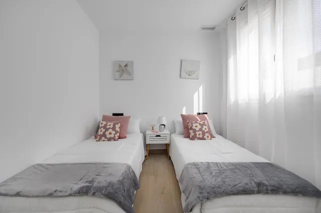 Villa moderna de 3 dormitorios con piscina privada en Aguas Nuevas, Torrevieja — 29