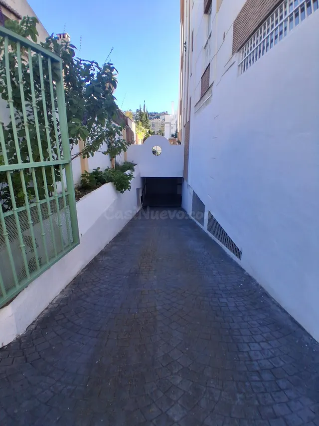 Plaza de garaje en primera línea de playa – Almuñécar - foto 3