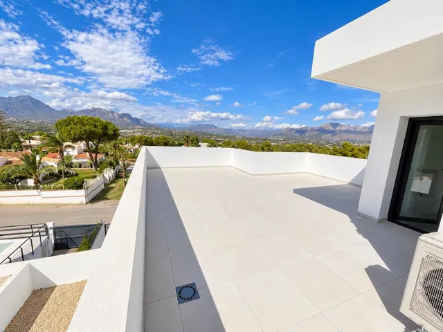 CHALET INDEPENDIENTE DE OBRA NUEVA, 4 DORMITORIOS, 3 BAÑOS, PISCINA EN ZONA MUY TRANQUILA EN ALBIR — 15