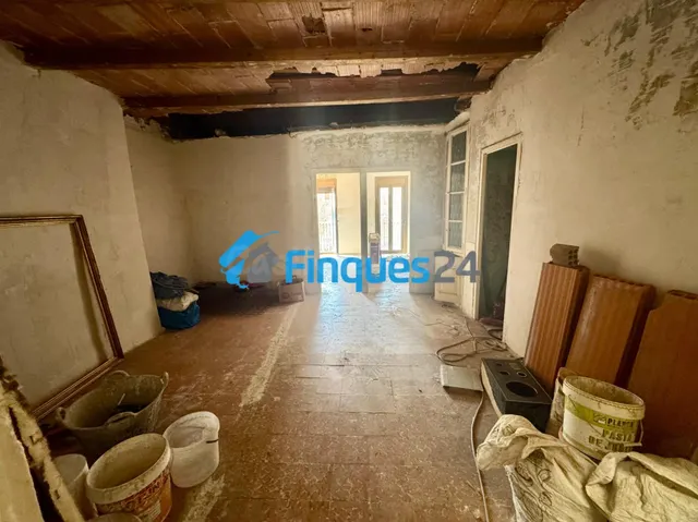 OPORTUNIDAD ÚNICA EN EL CENTRO DE MANRESA – IDEAL INVERSORES - foto 2