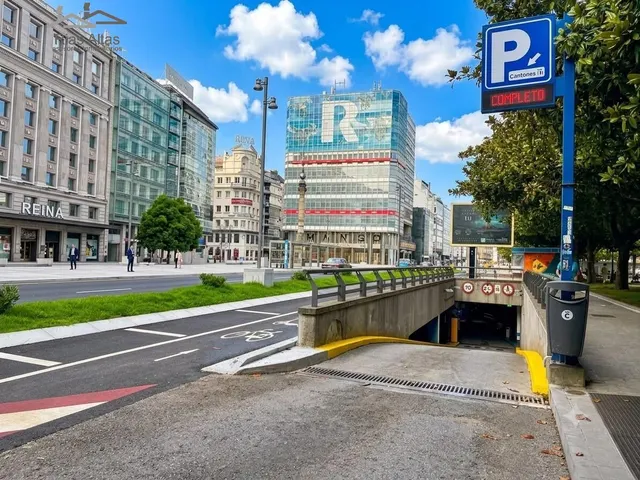 Exclusiva plaza de garaje para coche grande en el Obelisco -