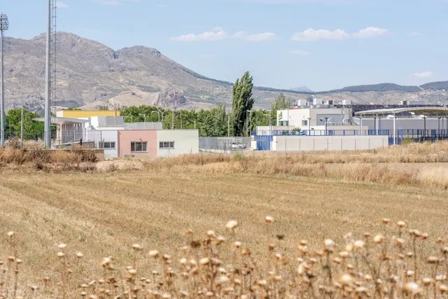 Parcela en Santa Fe (Granada). 123.000 € — 2