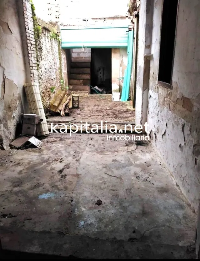 CASA A LA VENTA PARA REFORMAR EN BENISSUERA. — 8