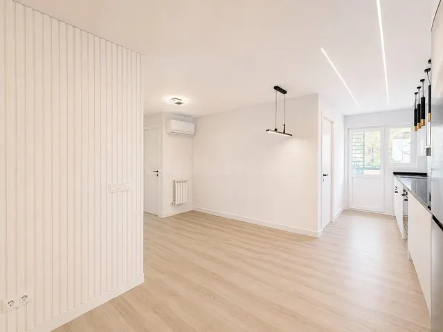 Magnifico piso totalmente reformado y amueblado - foto 3