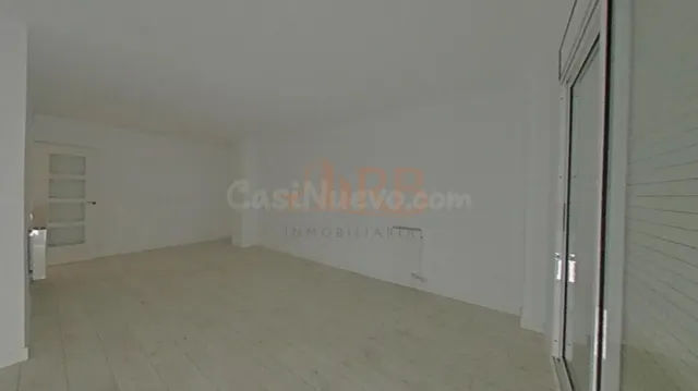 Amplio Piso en el Corazón de Castelldefels: Oportunidad Únic - foto 3