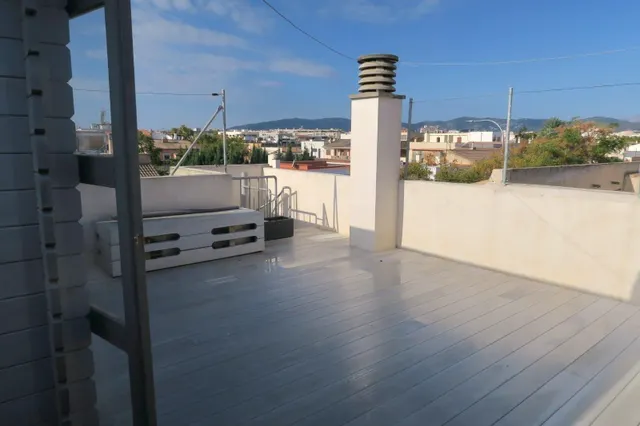 ADOSADO EN ZONA AMANECER AMUEBLADO Y EQUIPADO PRECIO NEGOCIABLE — 18