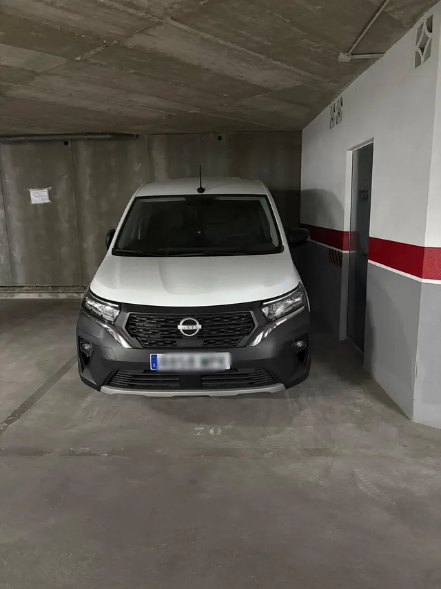 Piso en Teatinos en urbanización con dos aparcamientos — 38