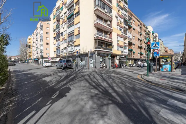Estupendo piso  en la última planta en calle doctor azpitarte — 39