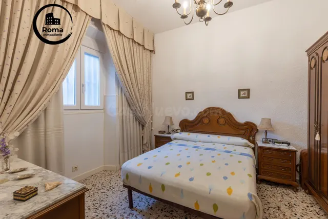 OPORTUNIDAD DE VENTA DE PISO EN ZONA ANCHA DE CAPUCHINOS - foto 5