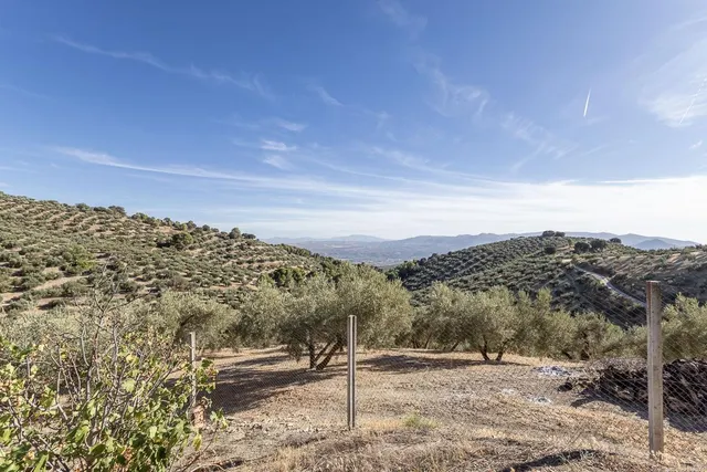 Casa rural en término de Montefrío. — 30