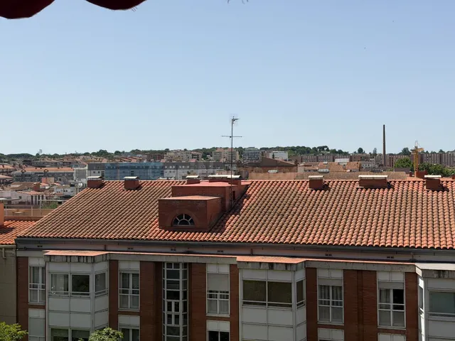 EXCLUSIVA VIVIENDA DE 145 M2 EN EL EDIFICIO GAL·LES DE GIRON