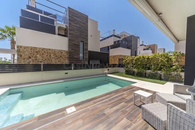 Espectacular Chalet Nuevo en Lomas de Cabo Roig, — 3