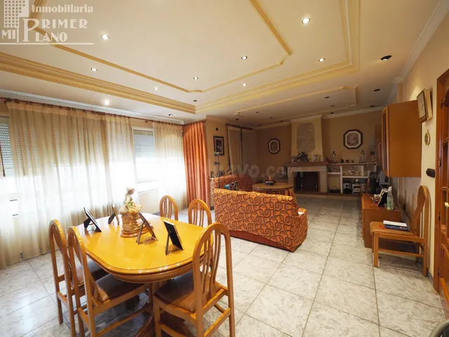 Piso exterior de 283 m2, de 4 dorm, 2 baños. 3º PLANTA SIN A