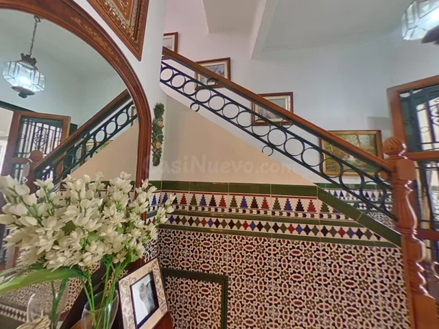 ESPECTACULAR CASA JUNTO A LA PLAZA DE  SAN MIGUEL. — 2