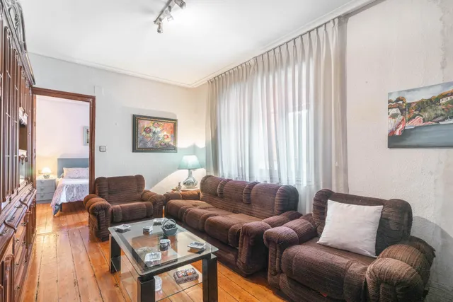 Casas, nave y fincas en venta en Caborana (aller) — 40