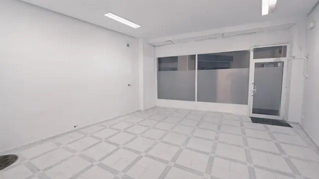 Se vende comercial, Calle Escalante, Valencia — 24
