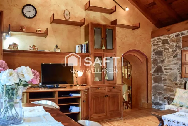 FABULOSA CASA DE PIEDRA TOTALMENTE REFORMADA — 58