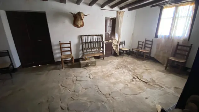 Gran Casa  para rehabilitar en pueblo tranquilo del pirineo — 8