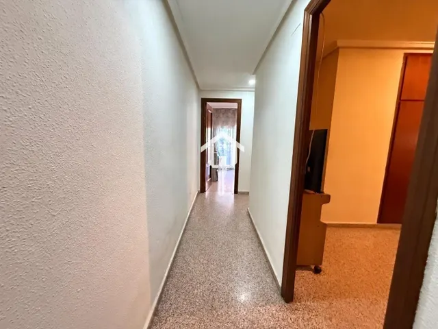 PISO EN VENTA EN ALICANTE. ZONA DE LA FLORIDA. 114m2, 3 habitaciones DOBLES, 1 BAÑO COMPLETO Y UN ASEO. PRIMERA PLANTA CON ASCENSOR. — 16