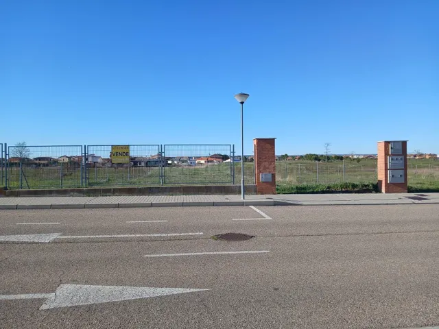 Parcela en venta en Aldeamayor de San Martín. 743 m2 Ref.202