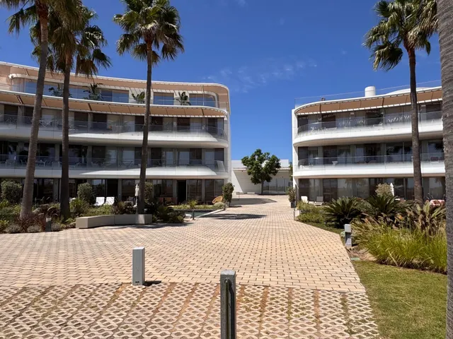 APARTAMENTO DE LUJO EN PRIMERA LÍNEA DE PLAYA — 22