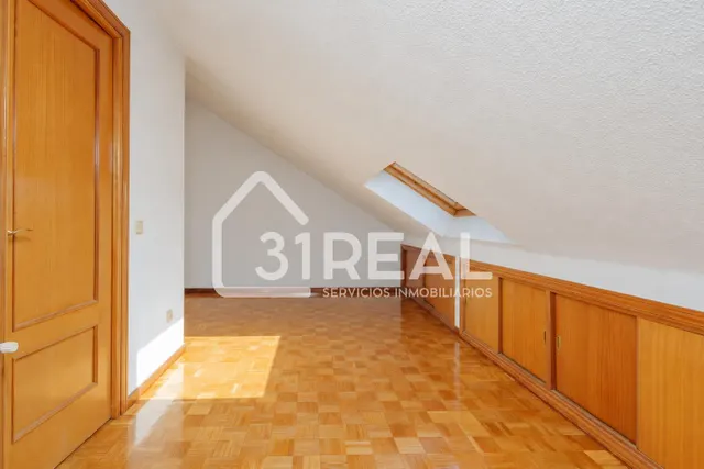 Ático duplex con terraza en Valdeacederas — 22
