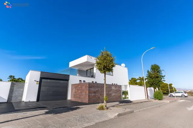 VILLA CON SPA PRIVADO. VISTAS INMEJORABLES. — 25