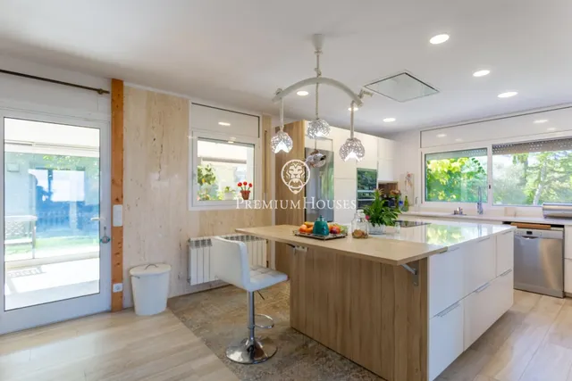 Exclusiva casa en Vallromanes. Naturaleza, privacidad y vistas panorámicas. — 9