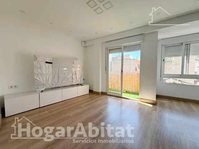 REFORMADO CON 4 DORMITORIOS Y BALCÓN — 25
