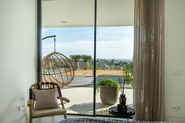 Chalet 5 habitaciones 616m² en venta - Costa del Sol — 28