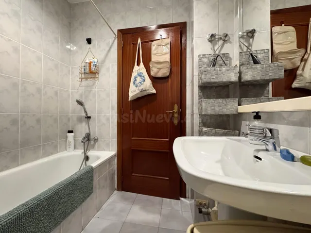 PISO DE 4 habitaciones EN PLENO CENTRO DE PONTEVEDRA, CON GARAJE Y TRASTERO — 9