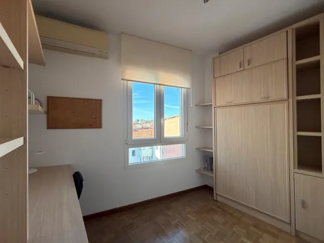 URBAMAR ALQUILA: Exclusivo Ático-Dúplex con Gran Terraza y Vistas a las Torres en Madrid — 14
