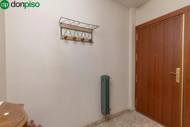 Piso con terraza y gran potencial junto a Camino de Ronda — 27