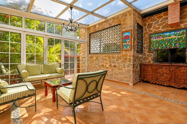 Chalet independiente a 100 m del mar con jardín y piscina en - foto 5