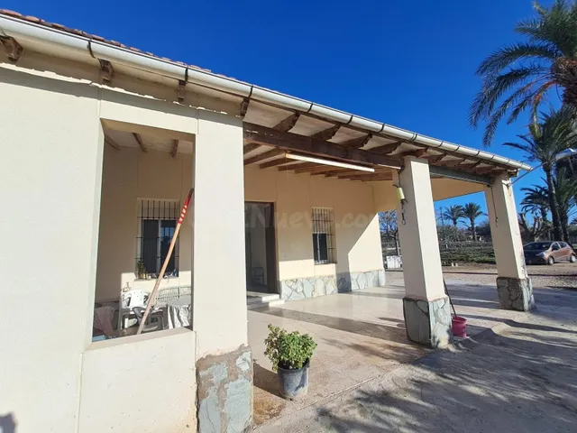 Casa de Campo de3 Dormitorios y 1 Baño en Algoda, Elche.