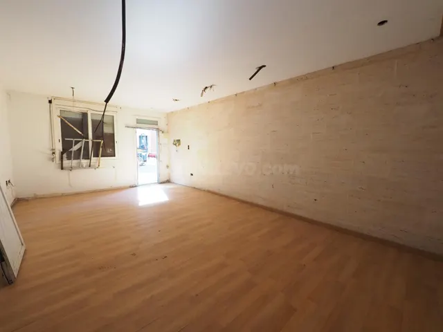 SE VENDE LOFT EN TERRASSA, ZONA LA MAURINA - foto 5