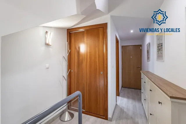 Amplia casa de 182 m2 con patio, gran sótano y a menos de 5 minutos del metro — 15