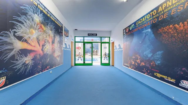 Gran local comercial de 1295m2 en Benalmadena — 24
