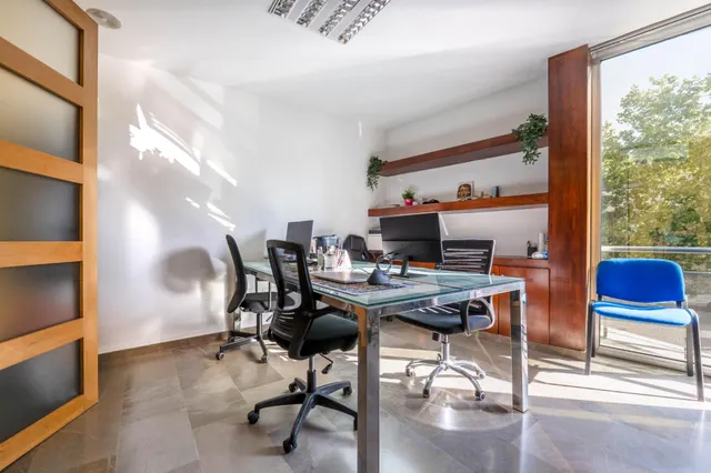 Edificio de 3 plantas destinado a oficinas junto a Centro Comercial Serrallo — 37