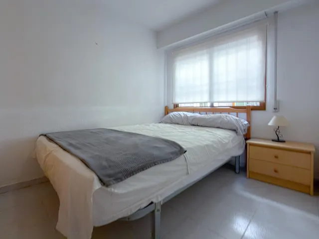 Amplio apartamento con 3 dormitorios y gran terraza con vistas a la piscina + Garaje incluido en el precio — 24