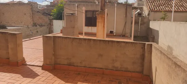 CASA COMPUESTA POR LOCAL Y VIVIENDA EN PRIMERA PLANTA — 6
