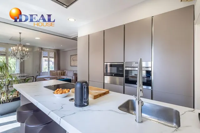 Exclusivo Piso Dúplex en el Corazón de Granada — 8