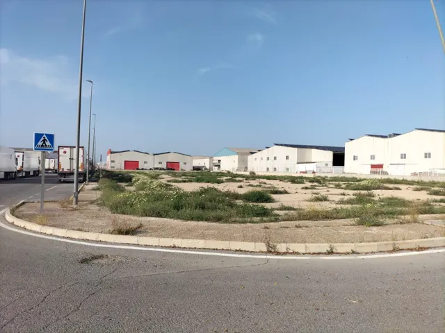 PARCELA INDUSTRIAL EN POLIGONO LAS MAROMAS - foto 2