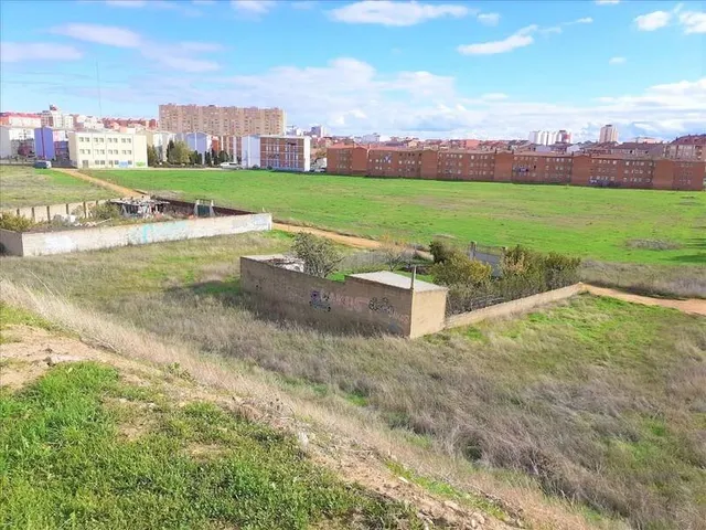 SUELO  URBANIZABLE RESIDENCIAL EN  SAN ANDRES DEL RABANEDO — 6